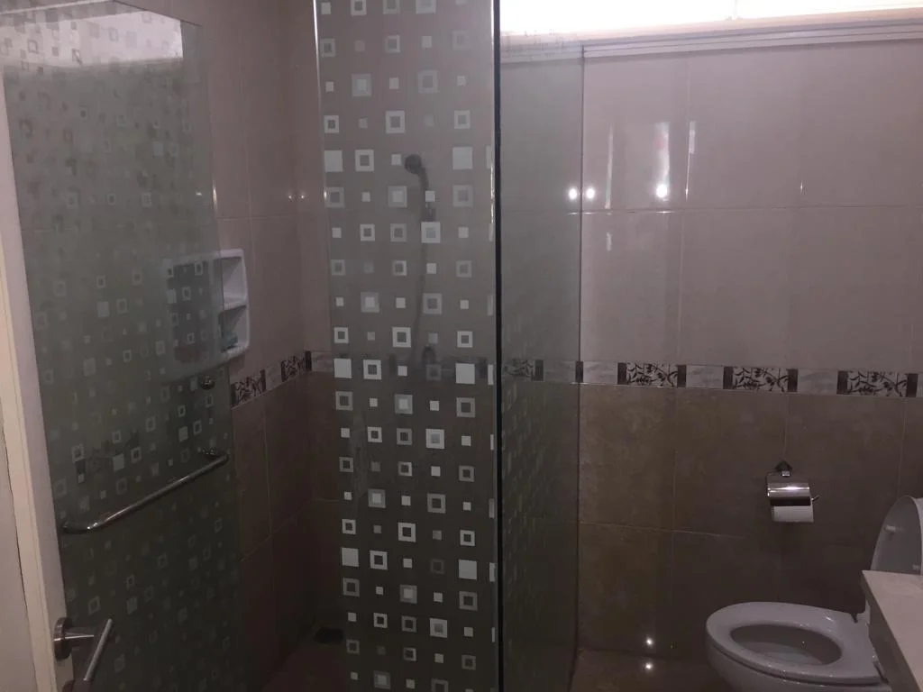 Rumah Modern Puri Galaxy Surabaya — foto 4