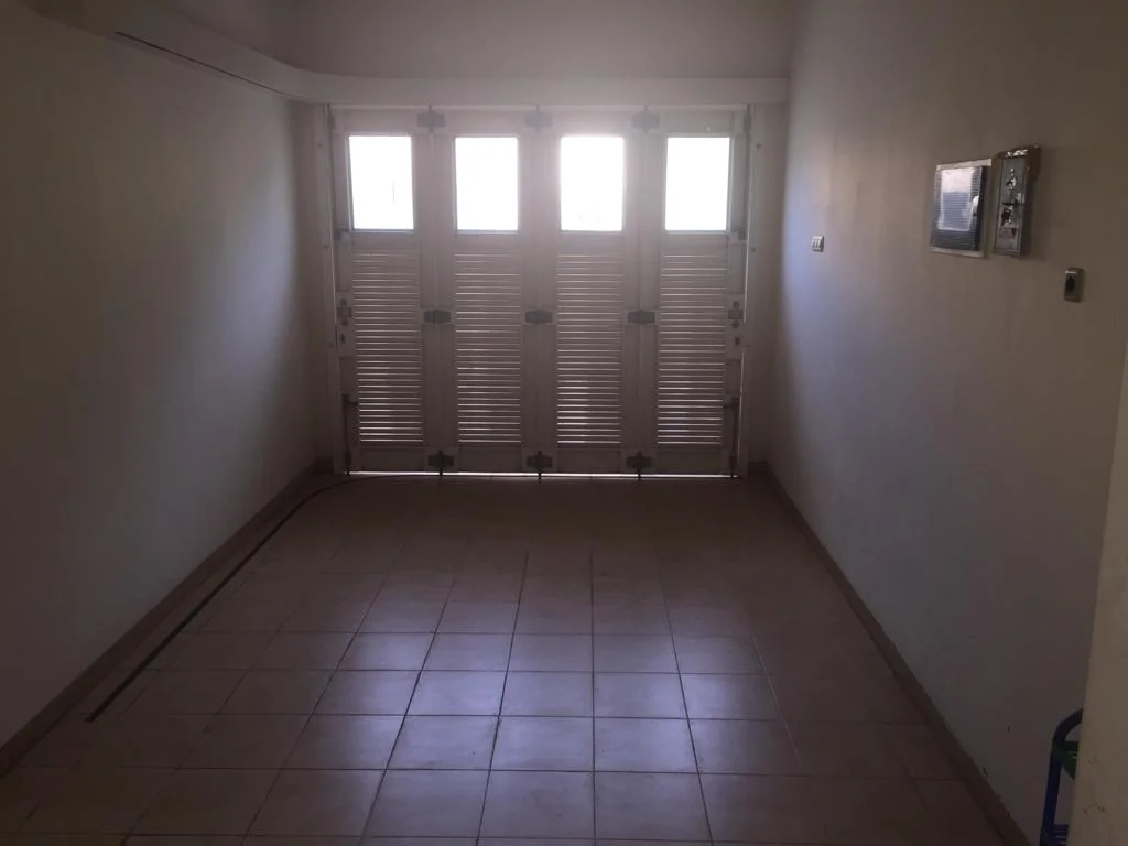 Rumah Modern Puri Galaxy Surabaya — foto 6