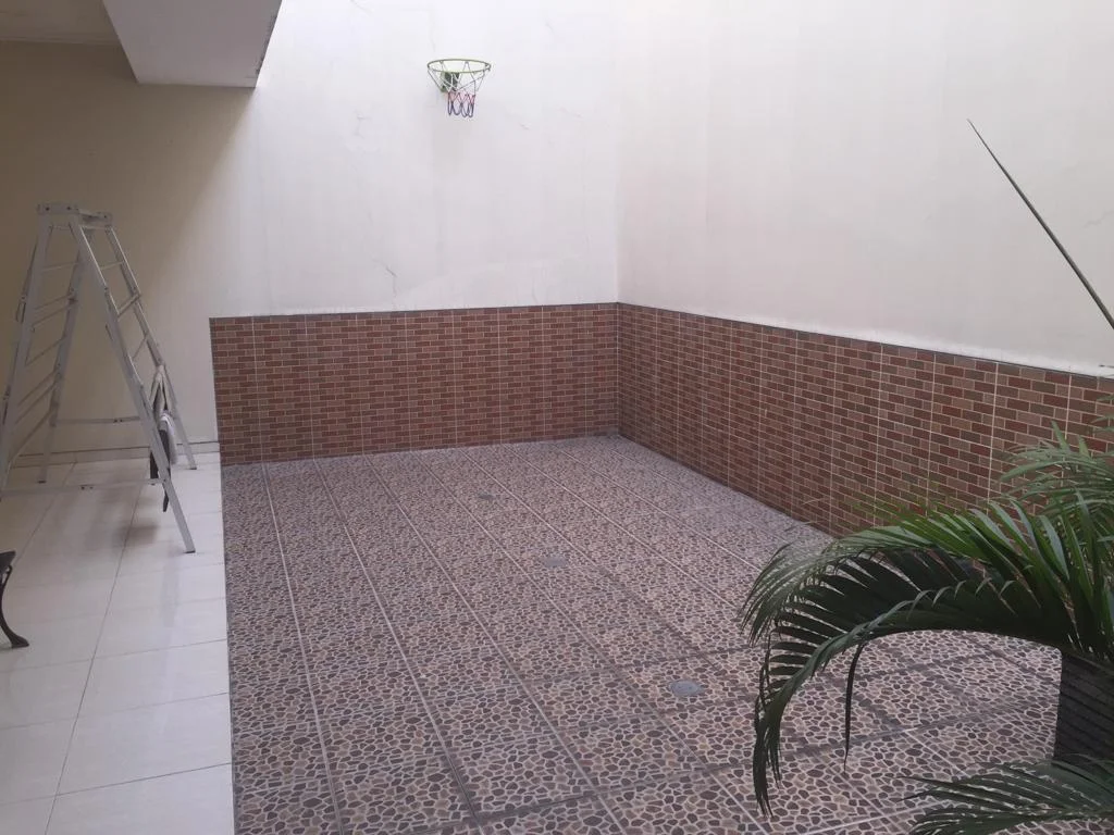 Rumah Modern Puri Galaxy Surabaya — foto 5