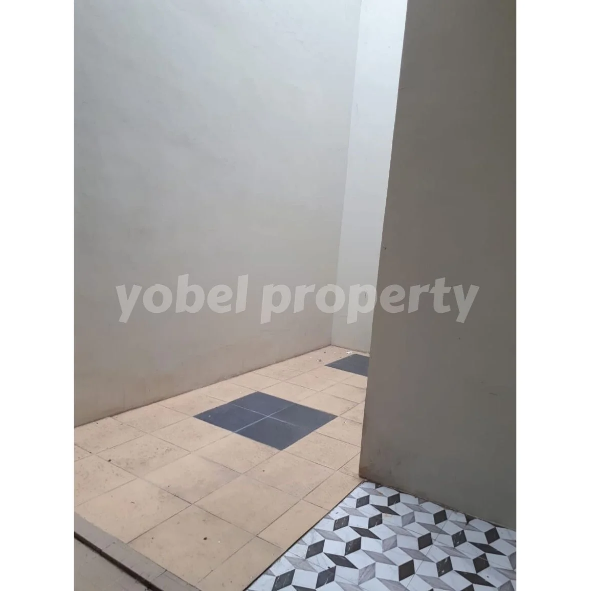 Rumah Minimalis Lebak Arum Surabaya — foto 8