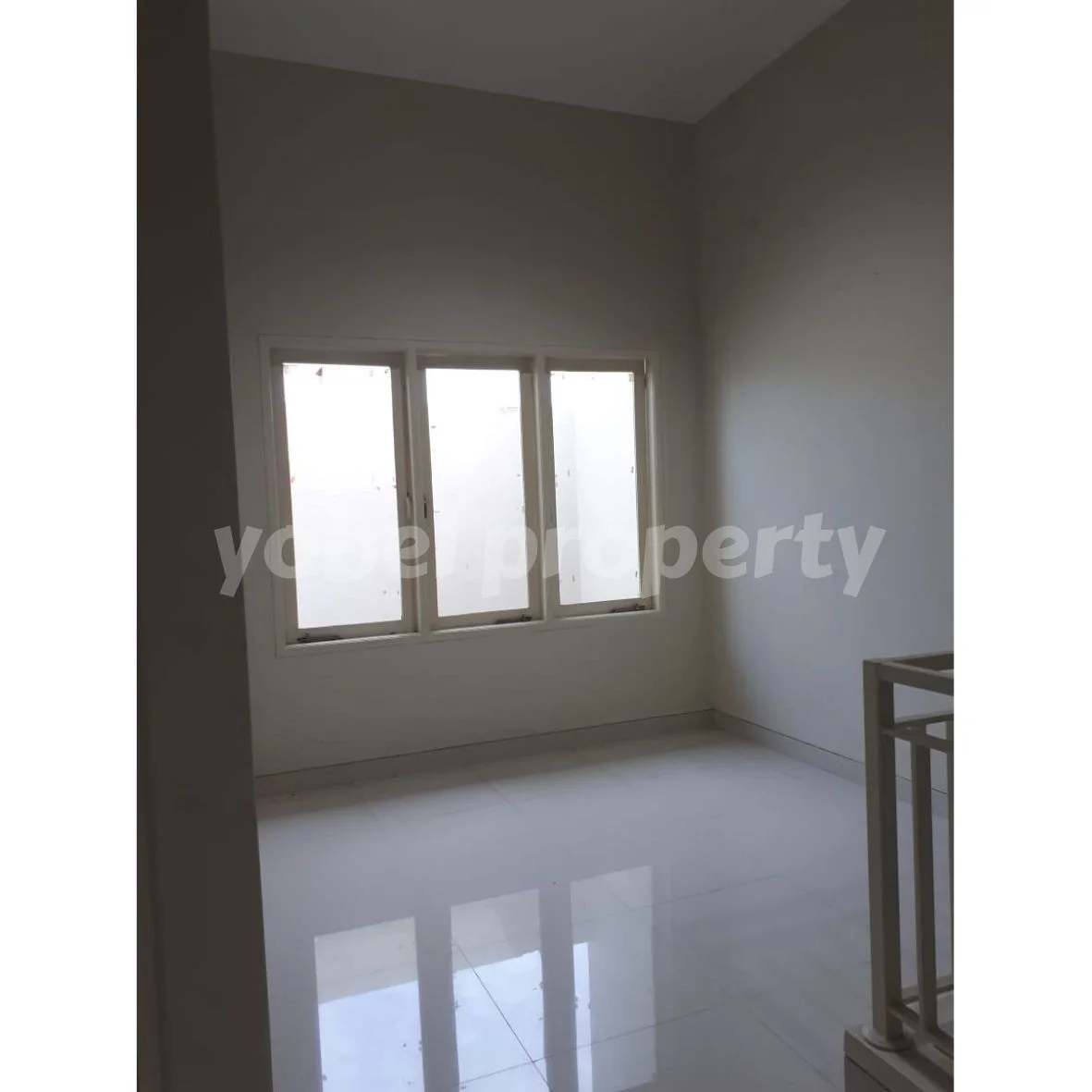 Rumah Minimalis Lebak Arum Surabaya — foto 9