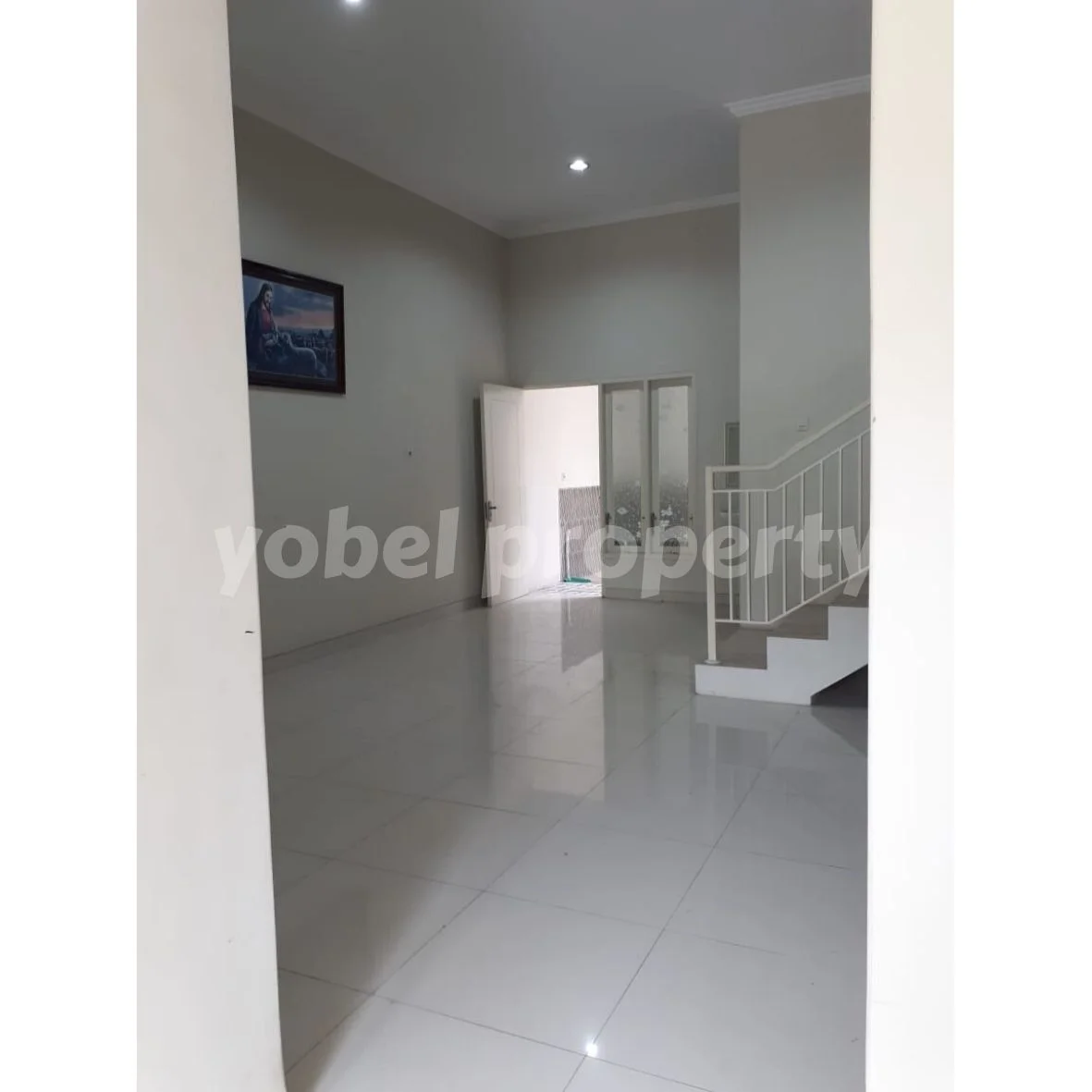 Rumah Minimalis Lebak Arum Surabaya — foto 2