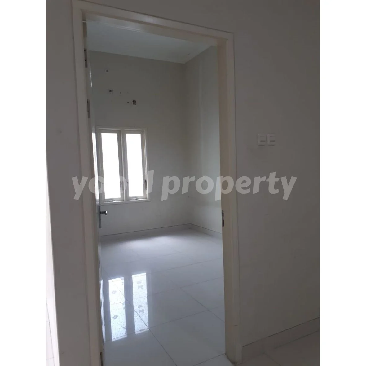 Rumah Minimalis Lebak Arum Surabaya — foto 3