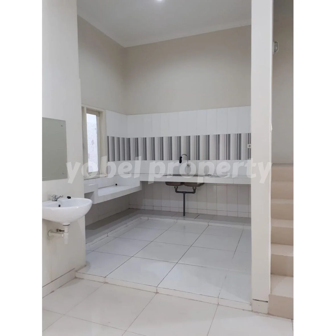 Rumah Minimalis Lebak Arum Surabaya — foto 4