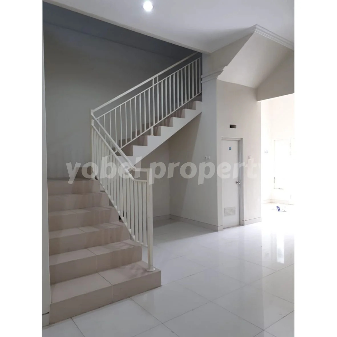 Rumah Minimalis Lebak Arum Surabaya — foto 6
