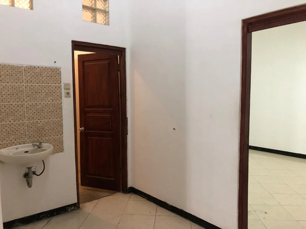 Rumah Manyar Kartika Surabaya — foto 5