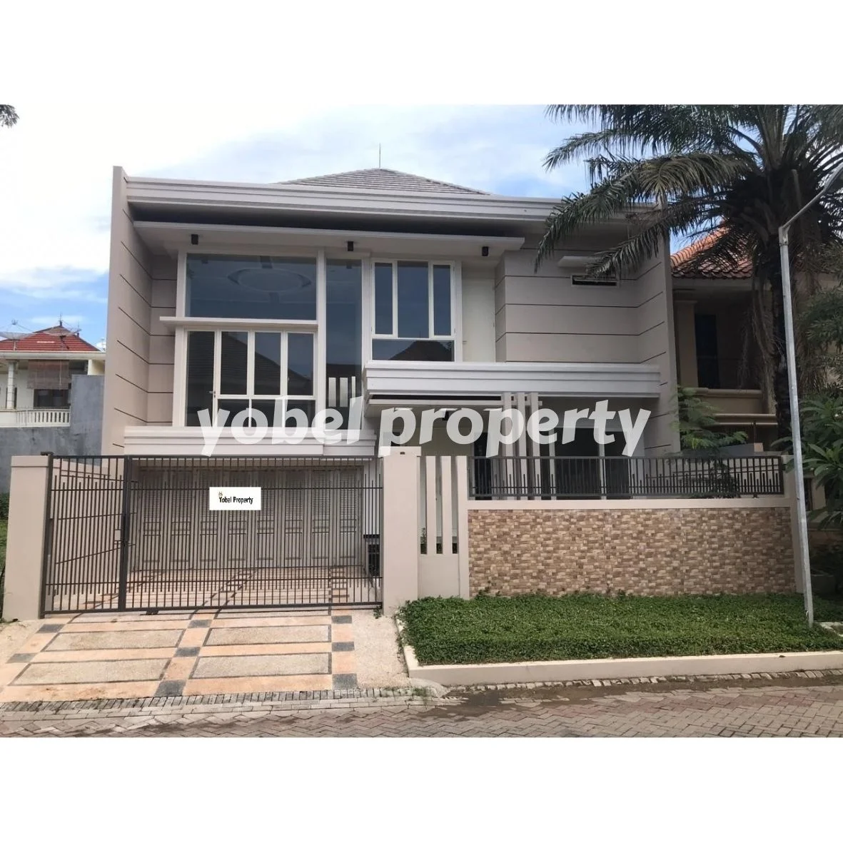 RUMAH BARU GRESS PAKUWON CITY SURABAYA — foto 1