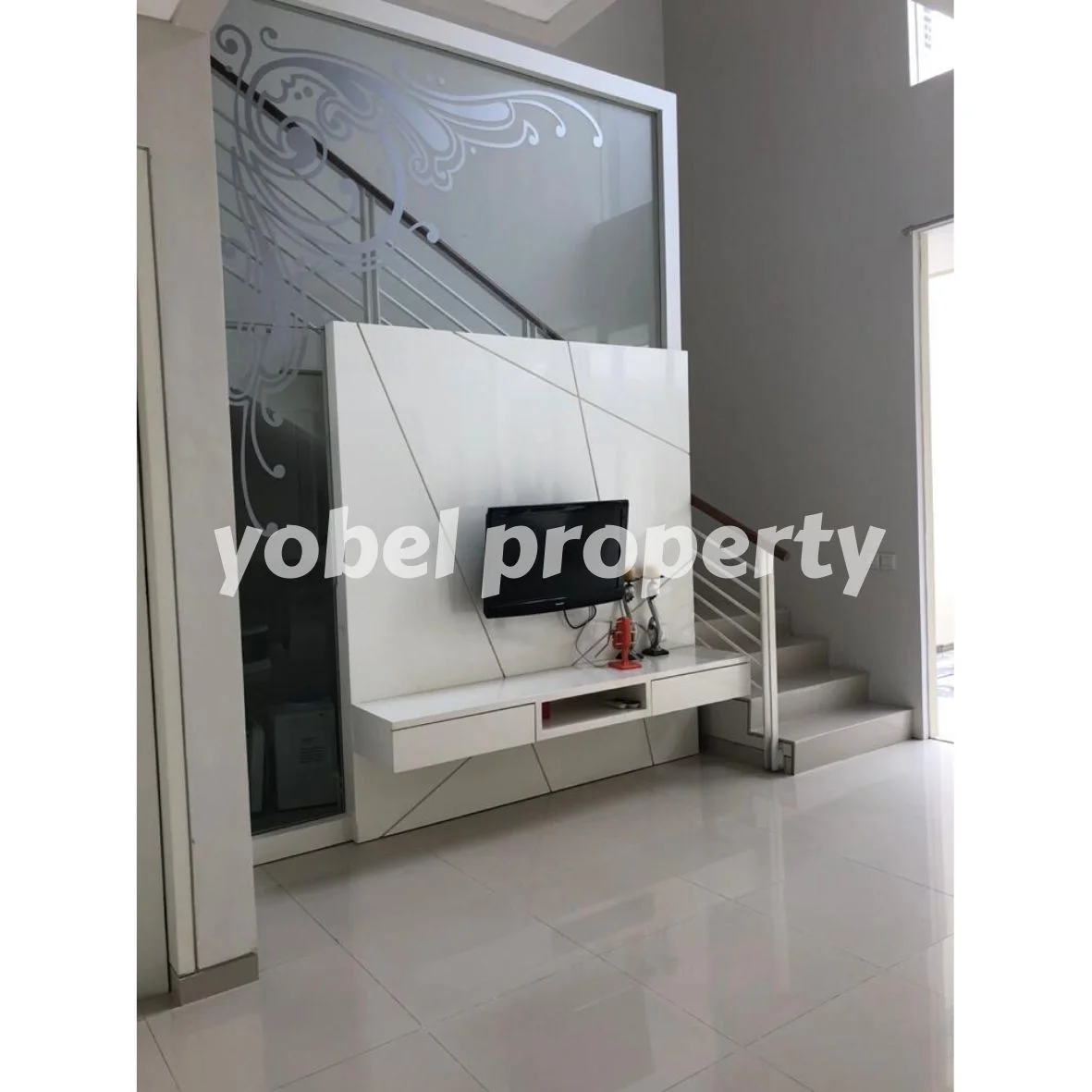 RUMAH LUX PAKUWON INDAH GRANADA SURABAYA — foto 2