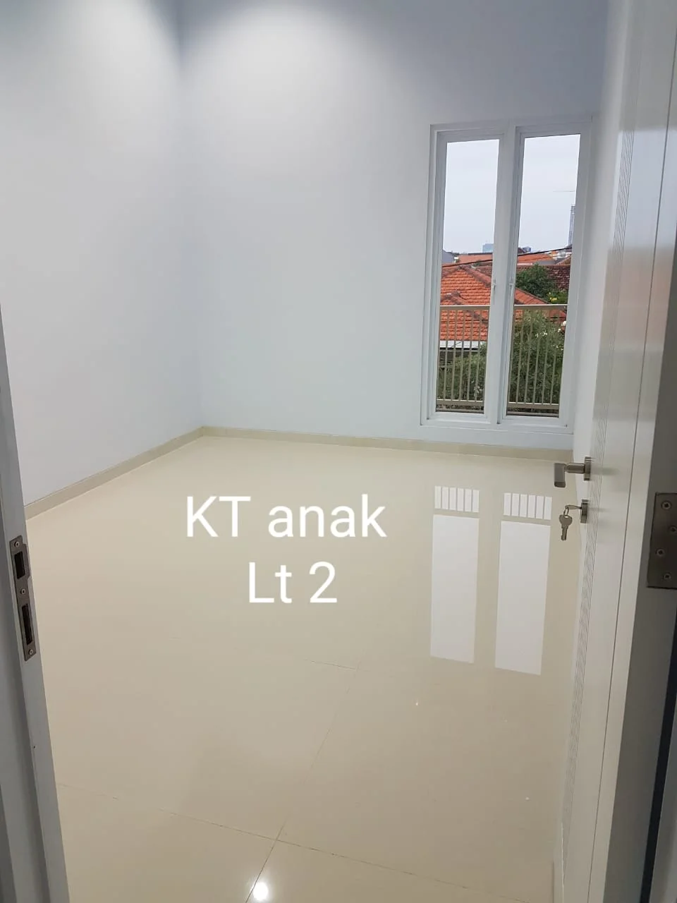 Rumah Dua Lantai Penjaringan Asri Surabaya — foto 9