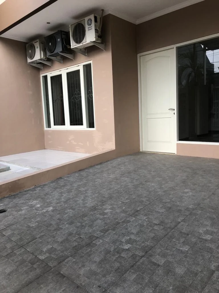 Rumah Baru Simpang Darmo Surabaya — foto 2