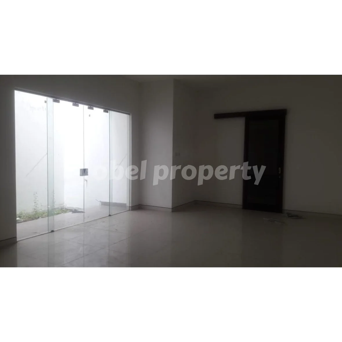 Rumah Minimalis Pakuwon City Surabaya — foto 3