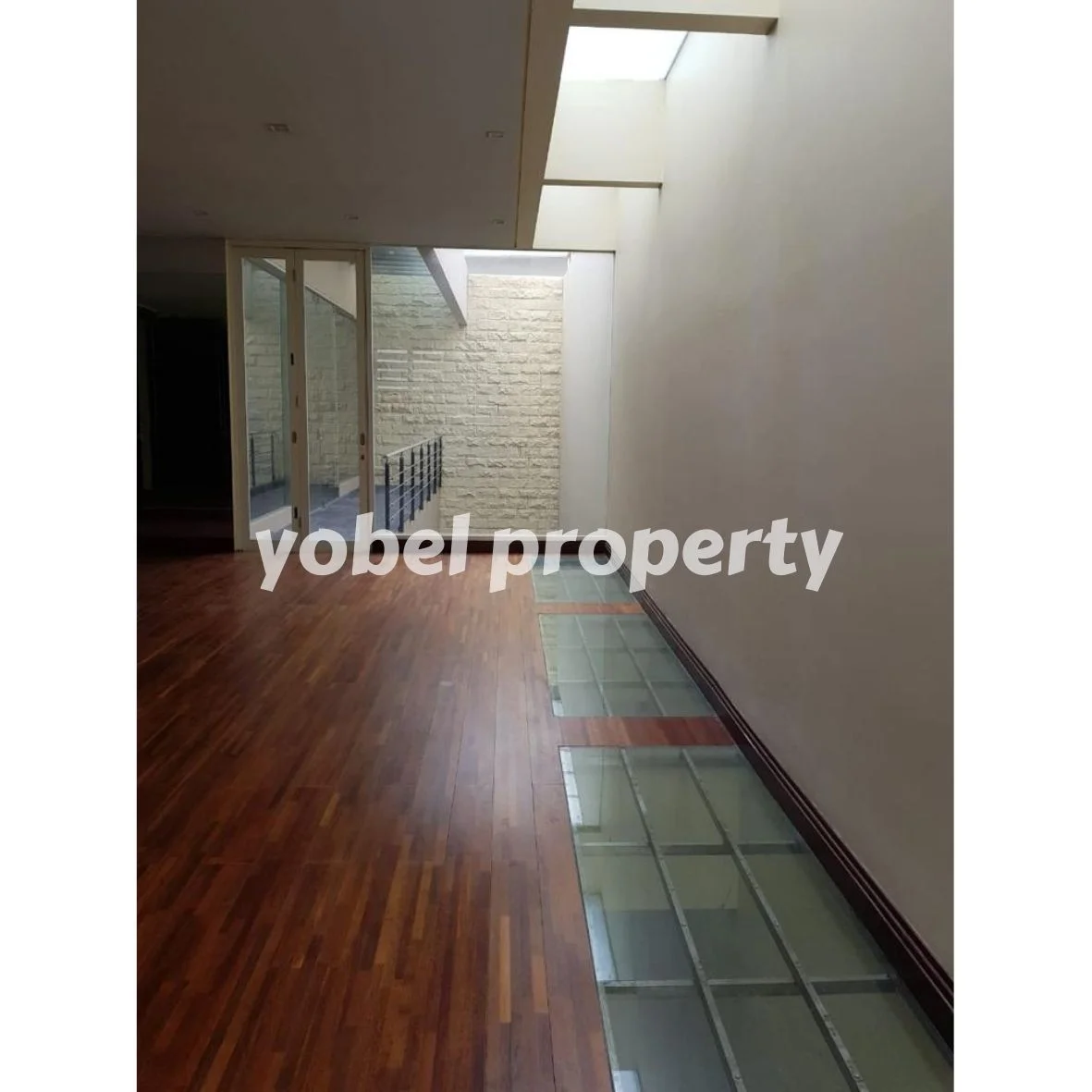 RUMAH SIAP HUNI GALAXY BUMI PERMAI SURABAYA ADA KOLAM RENANG  — foto 5