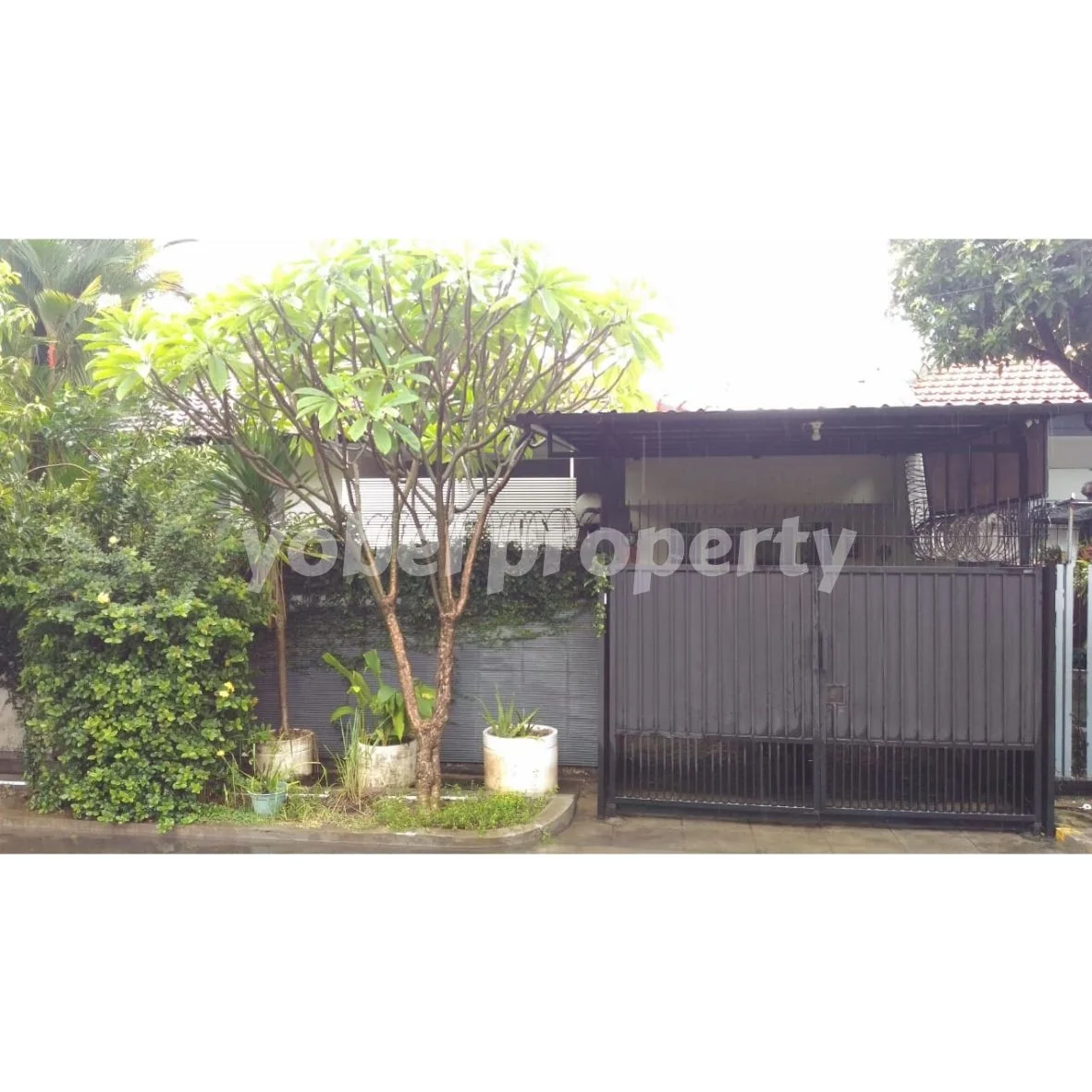 Rumah Asri Kupang Indah Surabaya — foto 1