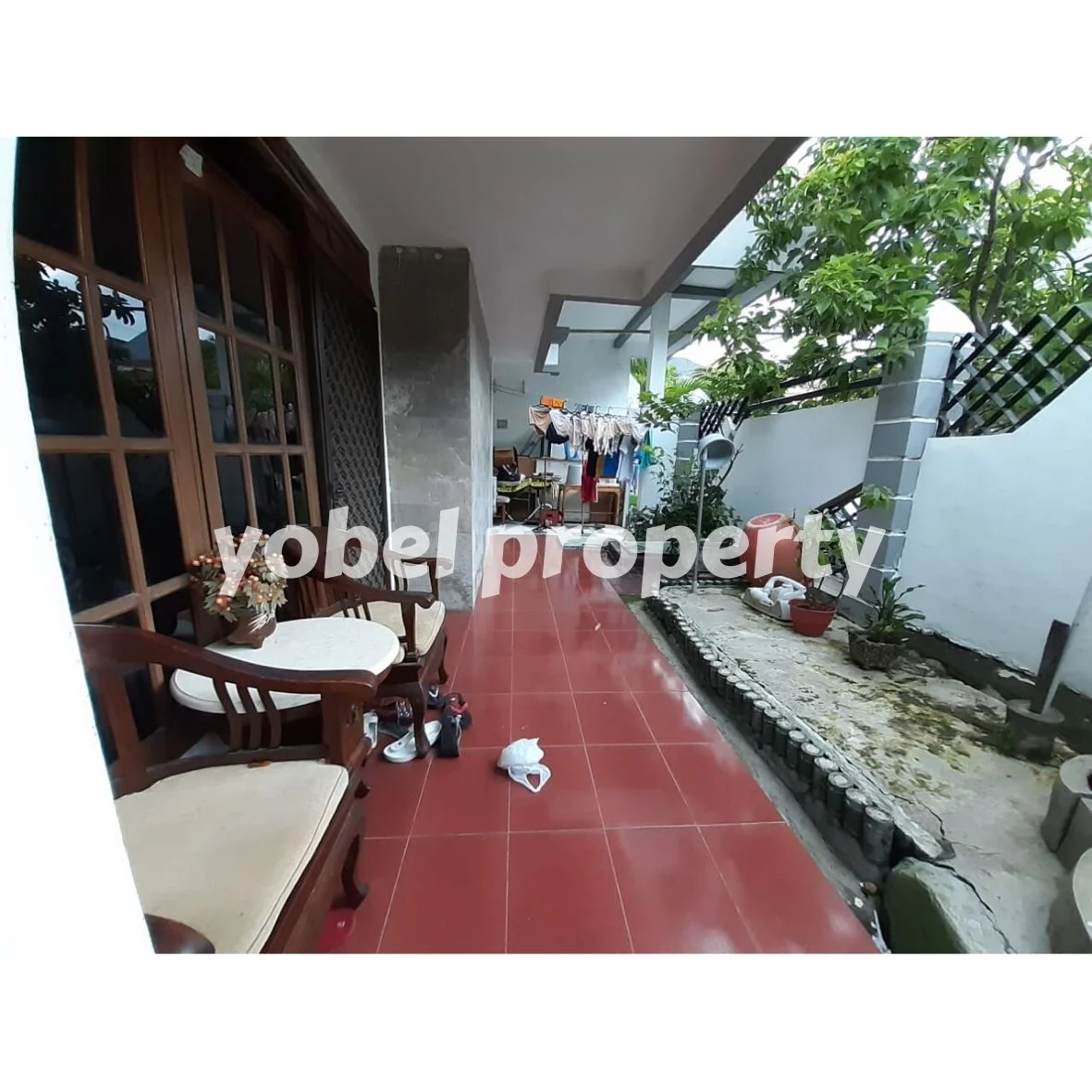 RUMAH DUA LANTAI UNTUK KOST WISMA PERMAI SURABAYA — foto 2