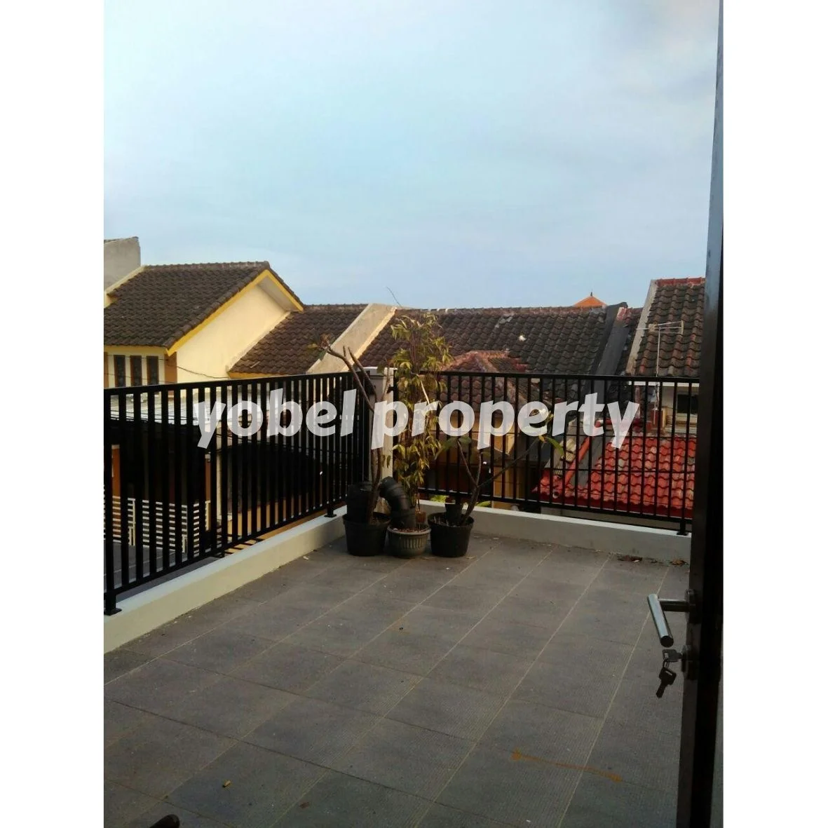 RUMAH MINIMALIS DUA LANTAI AMERTA RESIDENCE SURABAYA — foto 3
