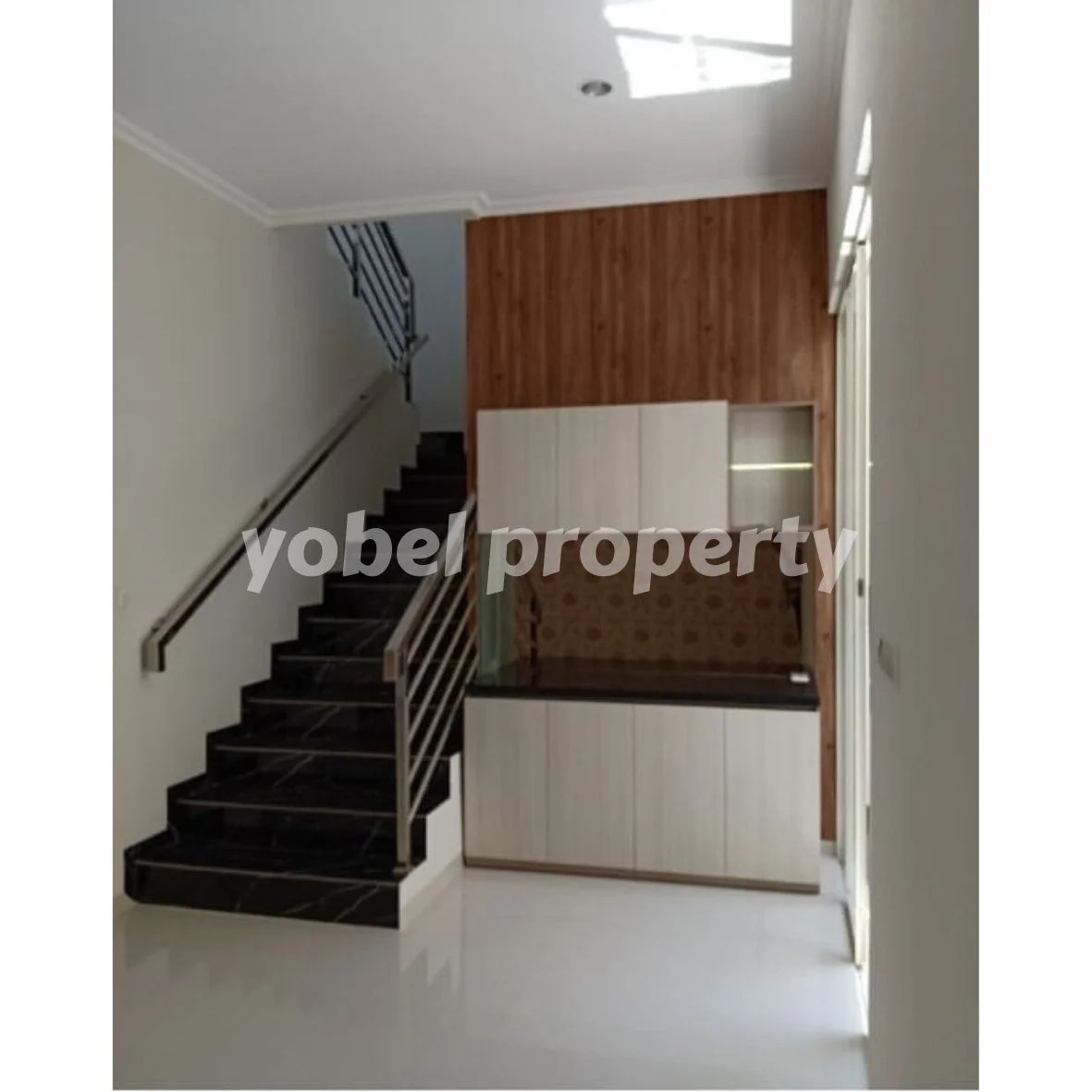 RUMAH BARU NYAMAN MANYAR JAYA SURABAYA — foto 3