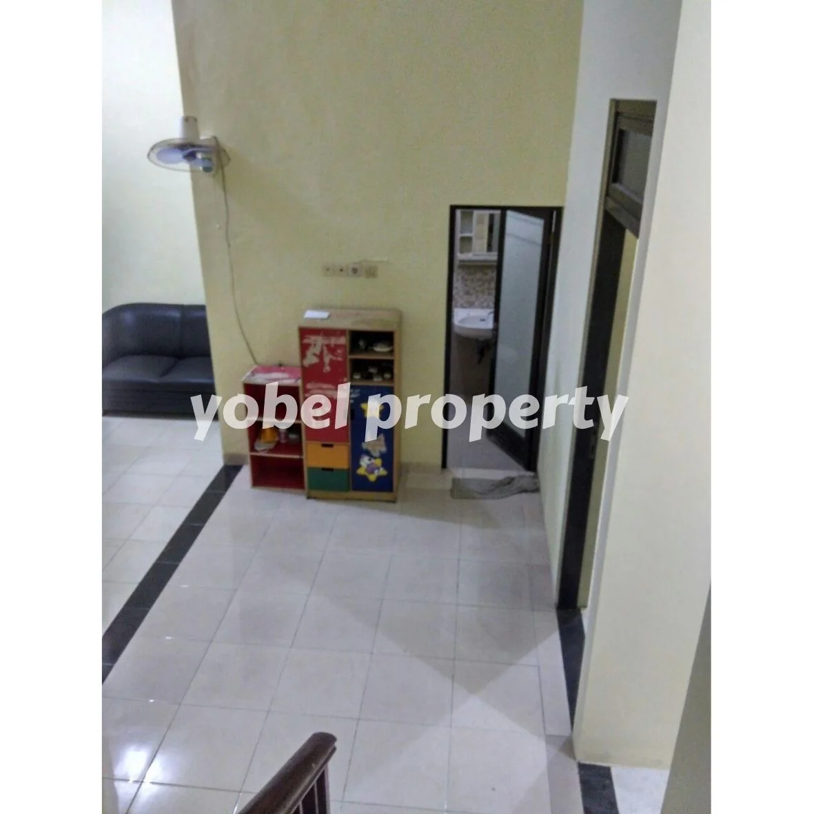 RUMAH MINIMALIS DUA LANTAI AMERTA RESIDENCE SURABAYA — foto 5